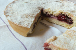 Crostata alle ciliegie con cardamomo