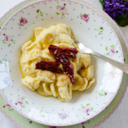 Strascinati con purea di ceci e peperoni cruschi