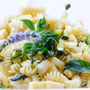 Insalata di pasta al profumo di menta